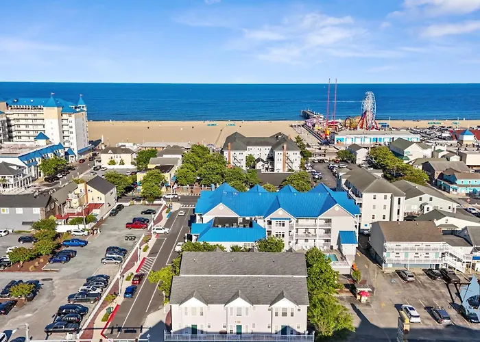 Charming 3-bedroom, 2-bathroom Townhouse Perfectly Located Near The Boardwalk *