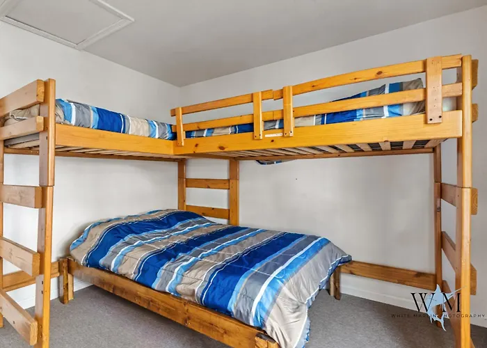 Charming 3-bedroom, 2-bathroom Townhouse Perfectly Located Near The Boardwalk