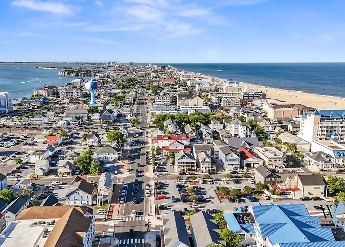 Charming 3-bedroom, 2-bathroom Townhouse Perfectly Located Near The Boardwalk Apartamento *
