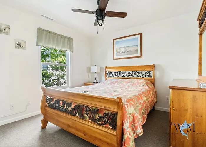 Charming 3-bedroom, 2-bathroom Townhouse Perfectly Located Near The Boardwalk Ocean City