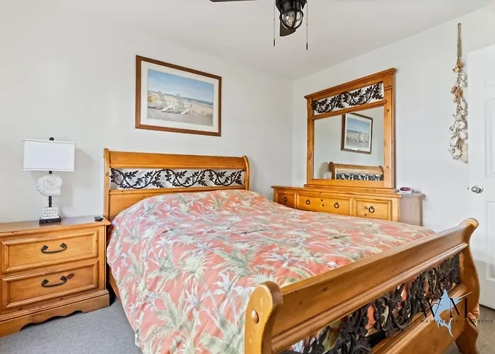 Charming 3-bedroom, 2-bathroom Townhouse Perfectly Located Near The Boardwalk
