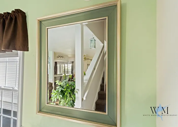 Charming 3-bedroom, 2-bathroom Townhouse Perfectly Located Near The Boardwalk
