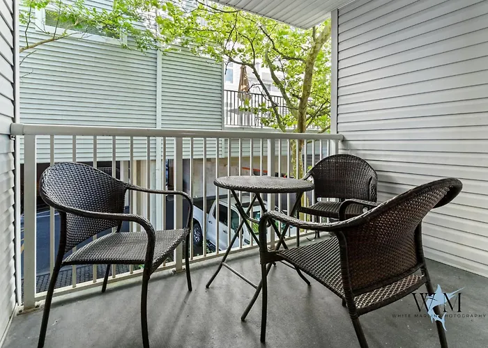 Charming 3-bedroom, 2-bathroom Townhouse Perfectly Located Near The Boardwalk *